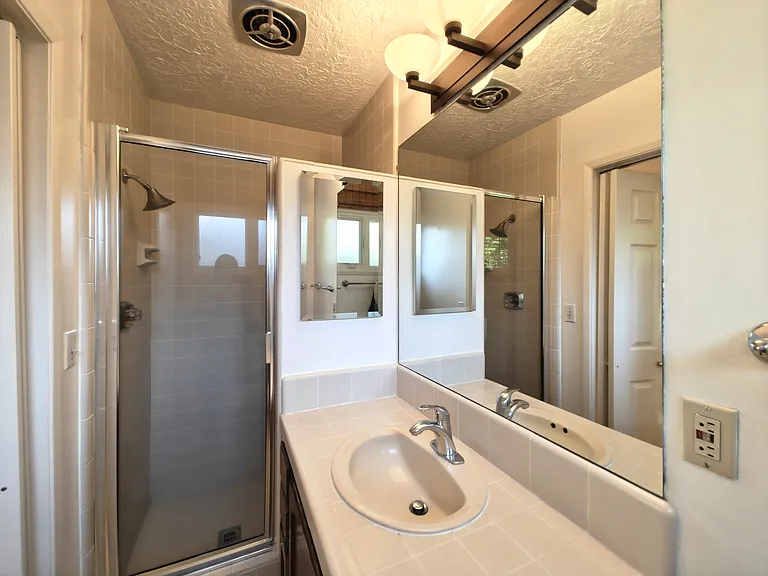 1138 Laureles Dr — Photo 16