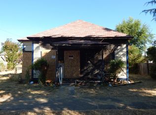 230 N 6th St, Central Point, OR 97502