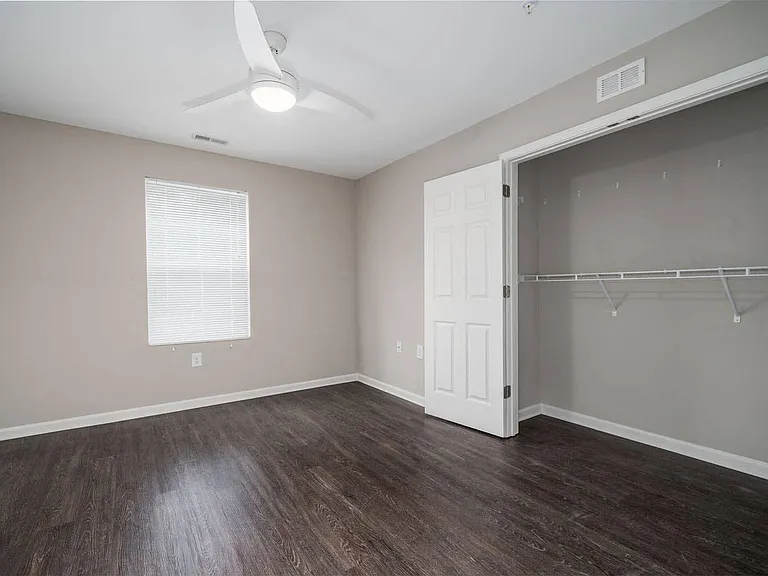 Northlake Center Apartments — Photo 14