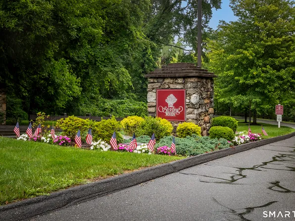 2 Brittania Drive #2, Danbury, CT 06811