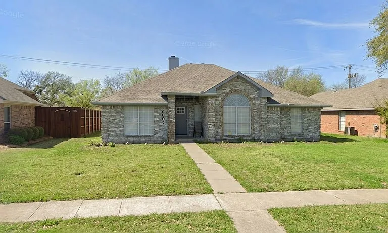 6801 Fairfield Dr — Photo 1