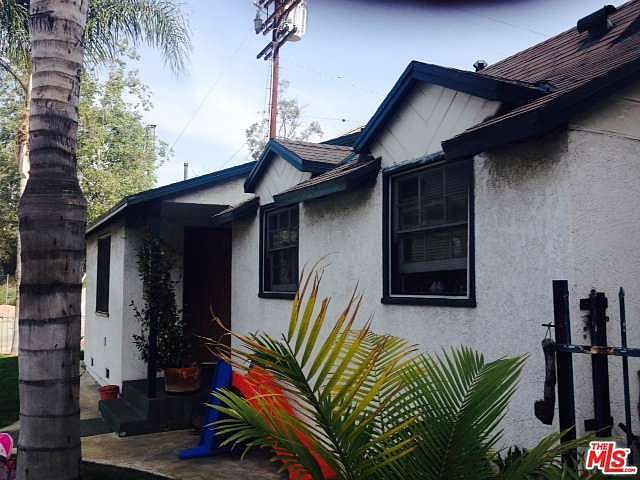 Exterior Wrapping up at 5501 North Laurel Canyon Boulevard, in Valley  Village - LA YIMBY