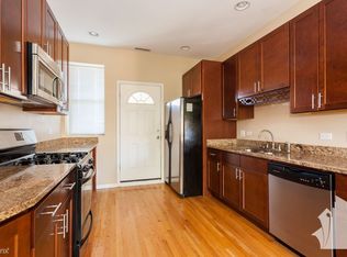 1633 W Farwell Ave, Chicago, IL 60626