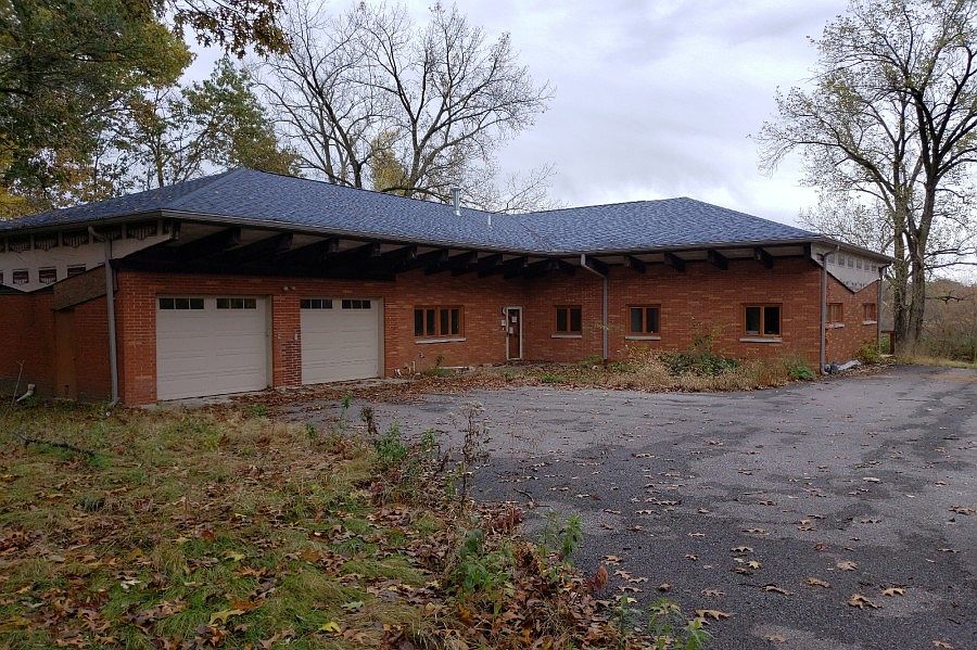 1st image of 120 Hillwood Dr