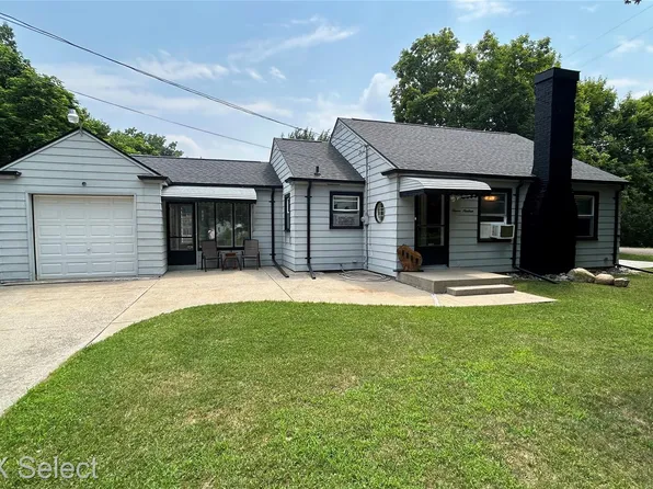 1119 W Decamp St, Flint, MI 48507