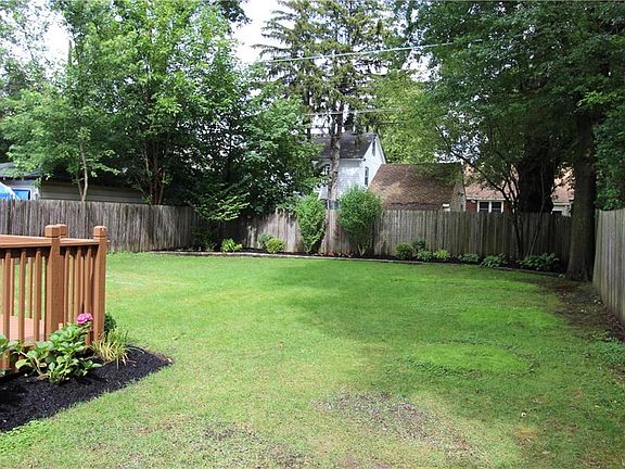 3rd image of 246 Roycroft Blvd