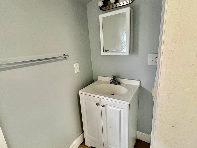 197 Woodside Ave #3 — Photo 8
