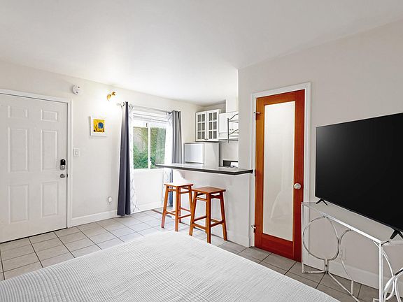 3rd image of 2435 3rd St APT 11