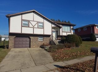 52 Brader Dr, Wilkes Barre, PA 18705