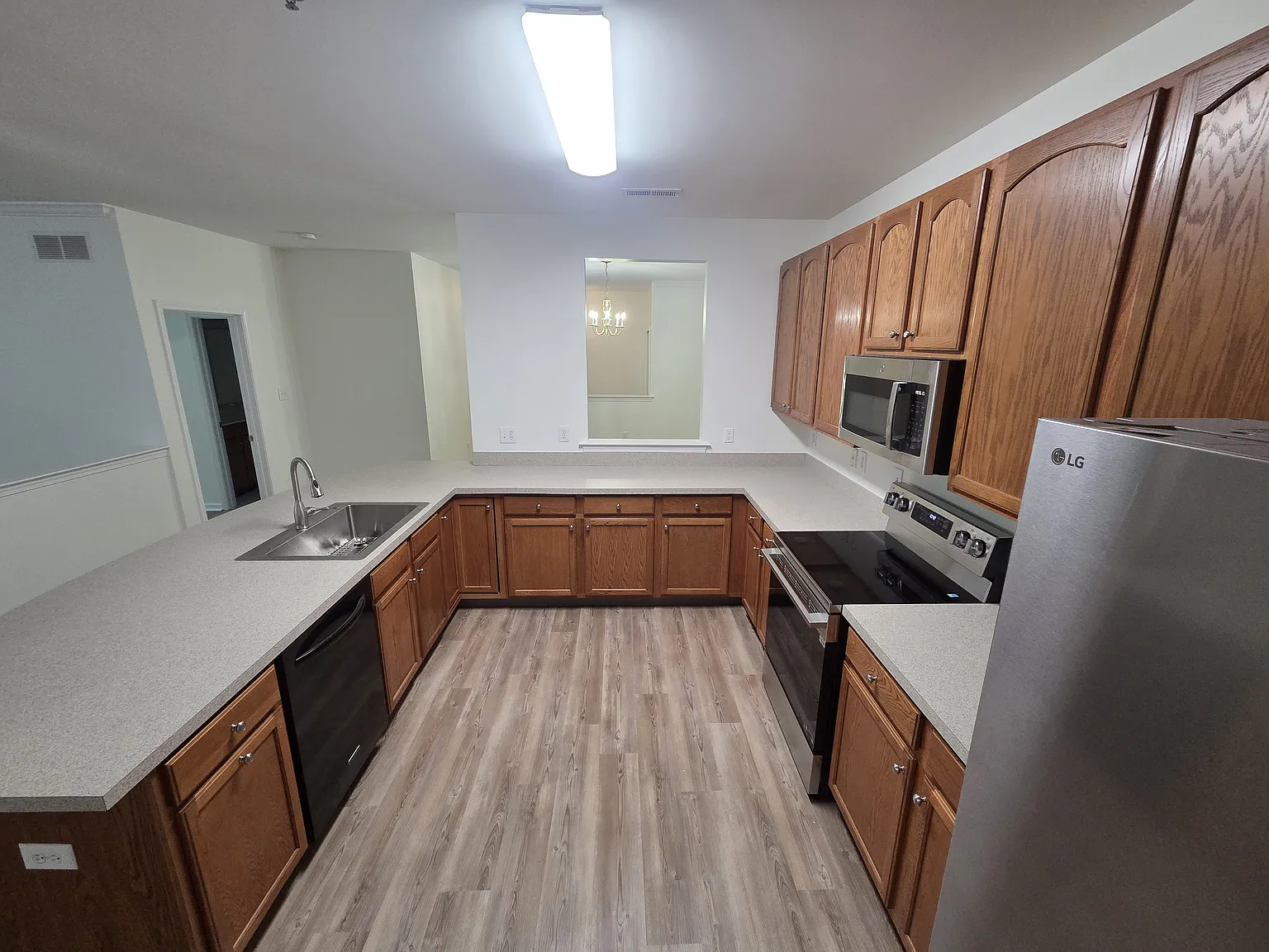 3 bed, 1567 sqft, $2,700 — Photo 3