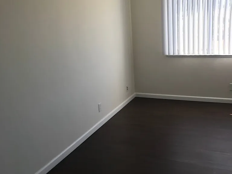 1148-1156 W Valencia Dr — Photo 15