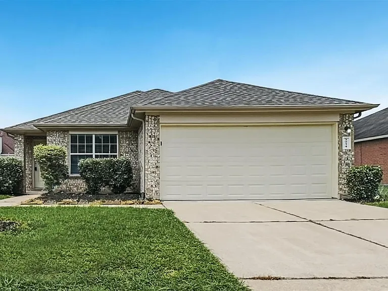 3934 Hawthorne Glen Ct — Photo 1