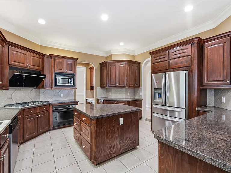 17 Ambleside Crescent Dr — Photo 11