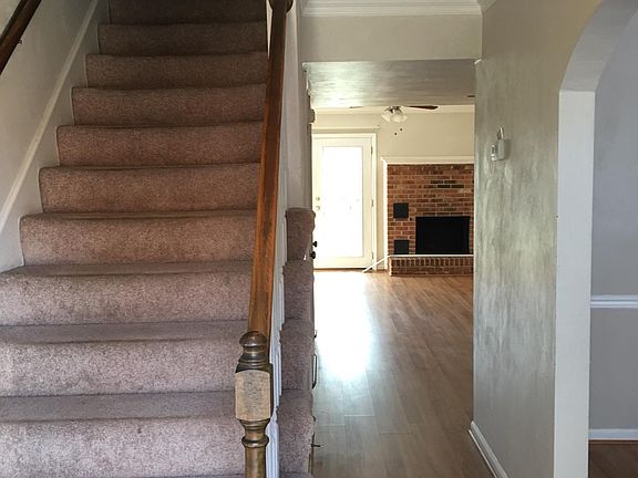 2nd image of 1916 Darnell Dr