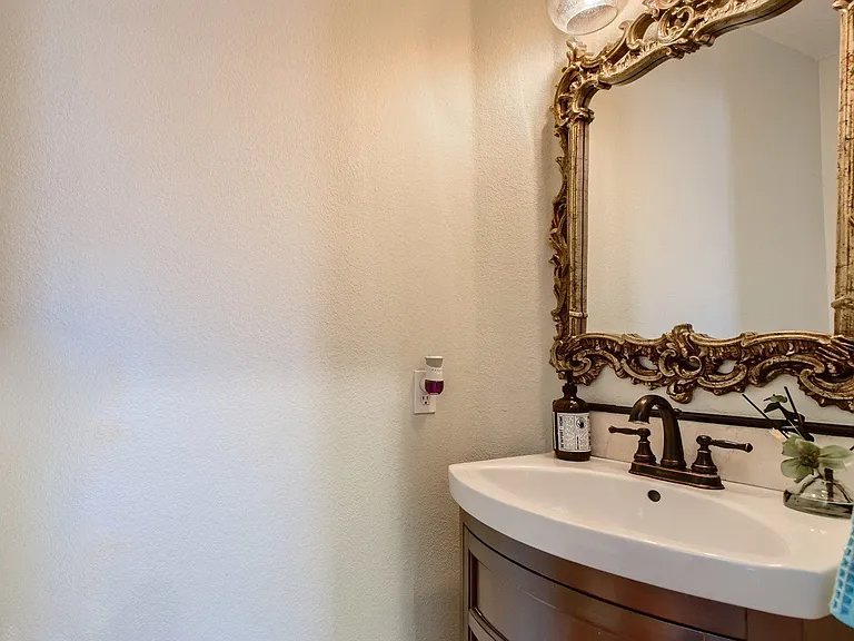 9805 Cypress Point Cir — Photo 22