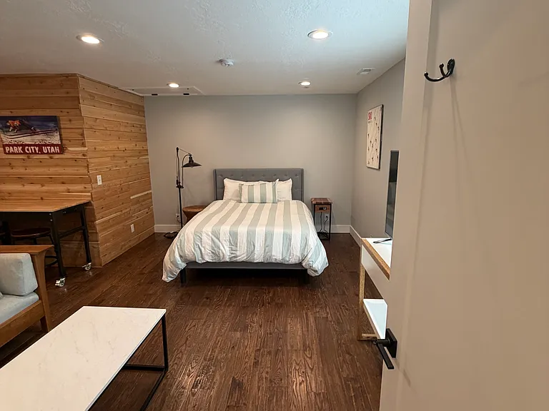 300 Upper Evergreen Dr #B — Photo 10