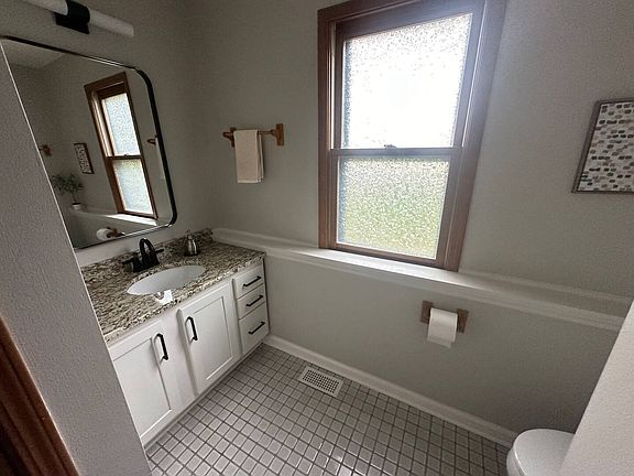 2nd image of 131 Newberry Ave APT 1N