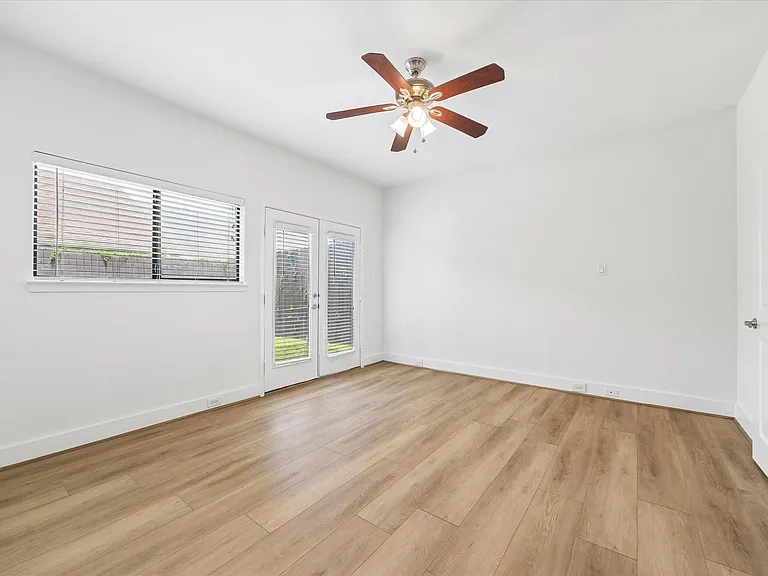 2309 McIlhenny St — Photo 4