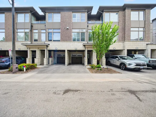 384 Arctic Red Dr #12, Oshawa, ON L1L 0M5