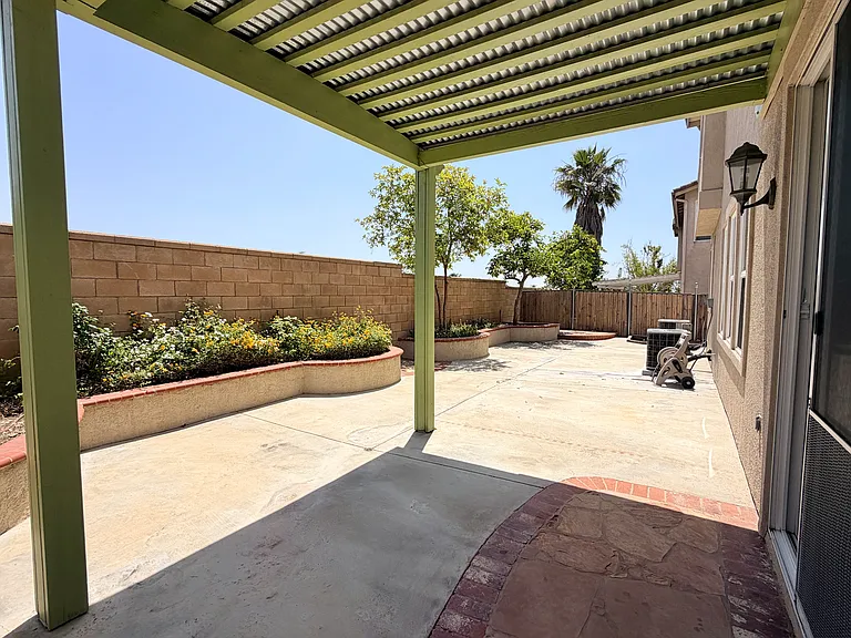 1884 Pinnacle Way — Photo 38
