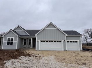 W149N11976 Red Holly Dr, Germantown, WI 53022