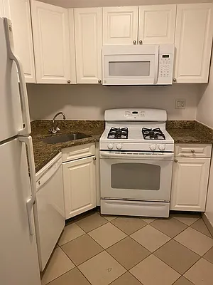 Rented by Hampshire Assets LLC | media 70