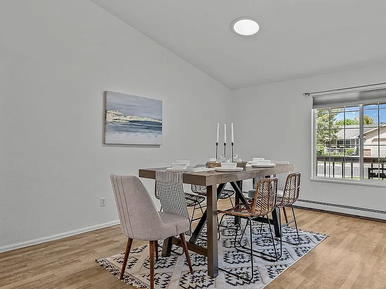 2555 McCook Ave — Photo 3