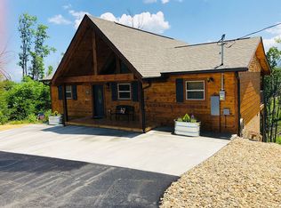 916 N Woodland Dr, Gatlinburg, TN 37738