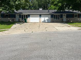 1949 Fiesta Ln, Green Bay, WI 54302