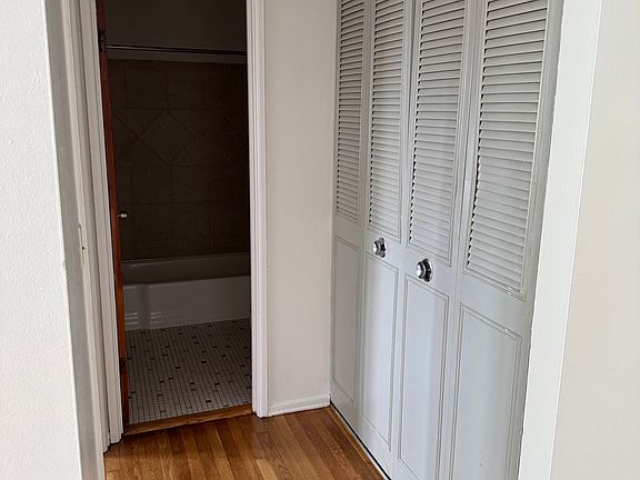 4th image of 6217 N Winthrop Ave