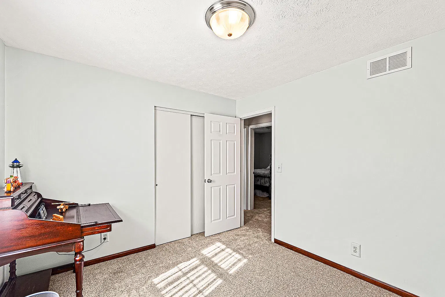 3 bed, 2.5 bath, 1288 sqft, $2,950 — Photo 2