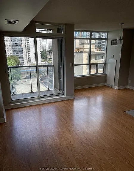 225 Wellesley St E #805 — Photo 19