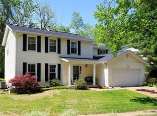 147 Holly Green Dr, Ballwin, MO