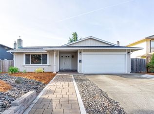 2038 Crinella Dr, Petaluma, CA 94954