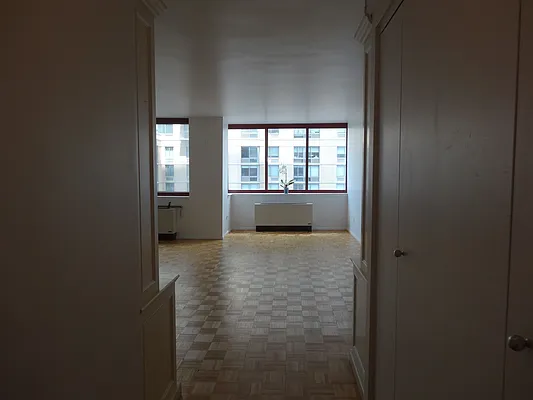 Sold by Nest Seekers International | media 28