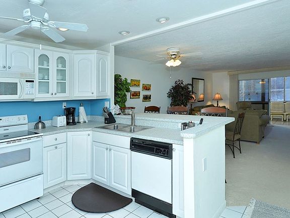 5th image of 1080 W Peppertree Ln