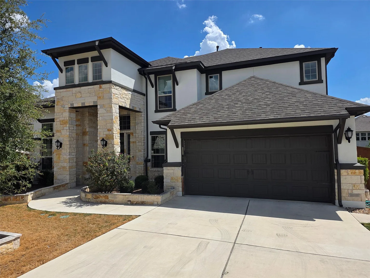 5 bed, 4.5 bath, 3718 sqft, $3,995 — Photo 2