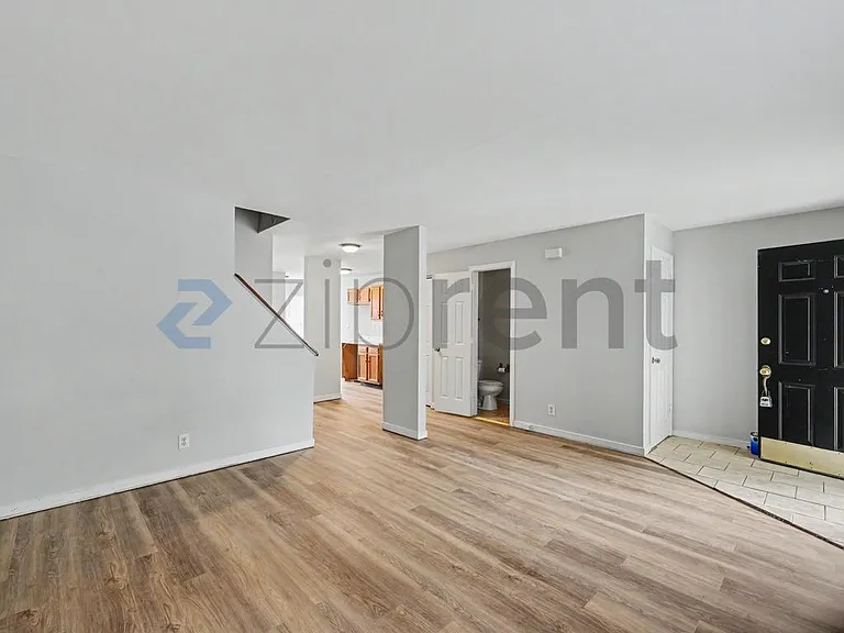 1912 Porter St — Photo 5