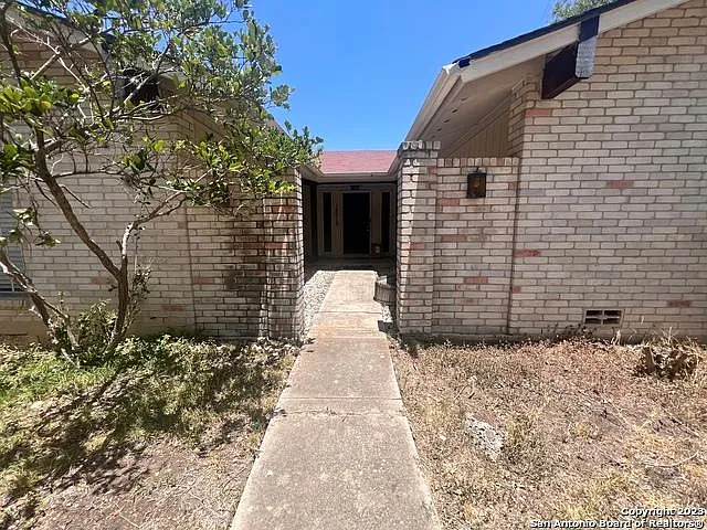 3 bed, 1658 sqft, $1,995 — Photo 2
