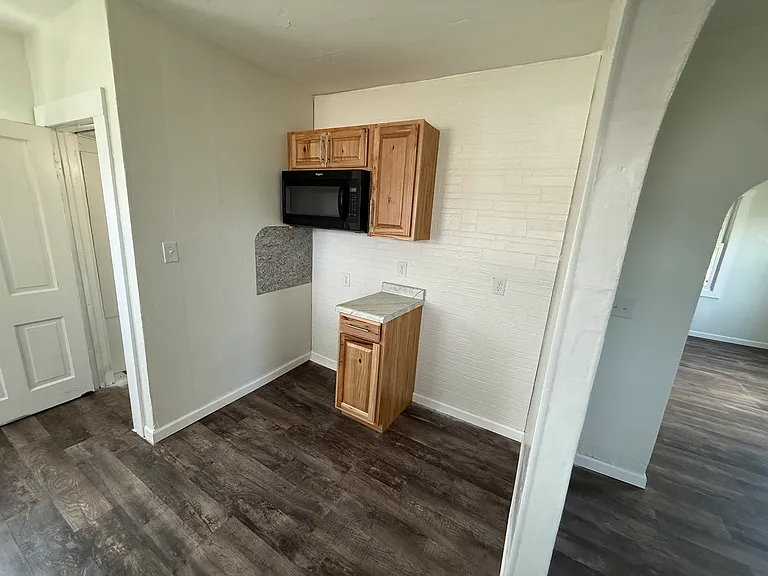 154 Clay Ave SE — Photo 7
