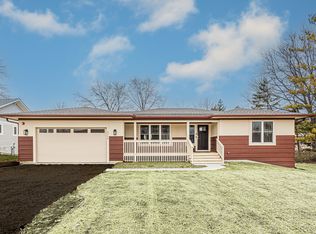 1114 N Grove Ave, Palatine, IL 60067