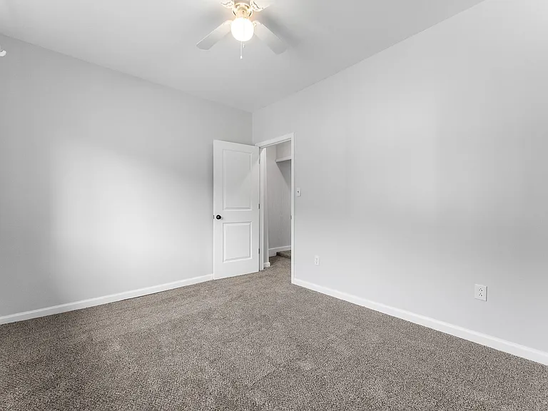 2816 Patterson St S — Photo 5