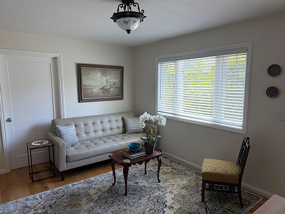 3rd image of 60 Bonnie Ln