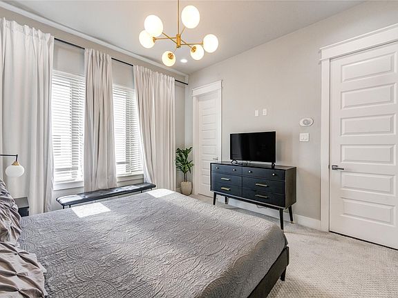 4th image of 2107 Engelmohr St #B
