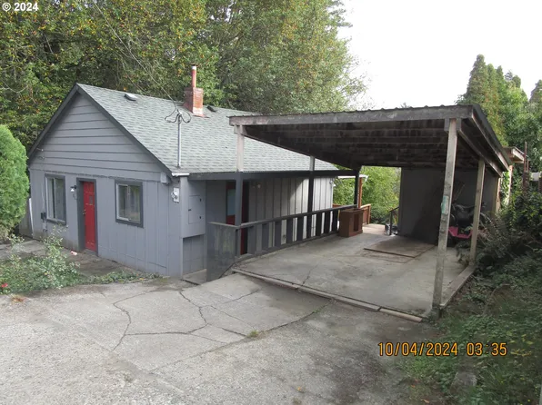 885 E 10th St, Coquille, OR 97423
