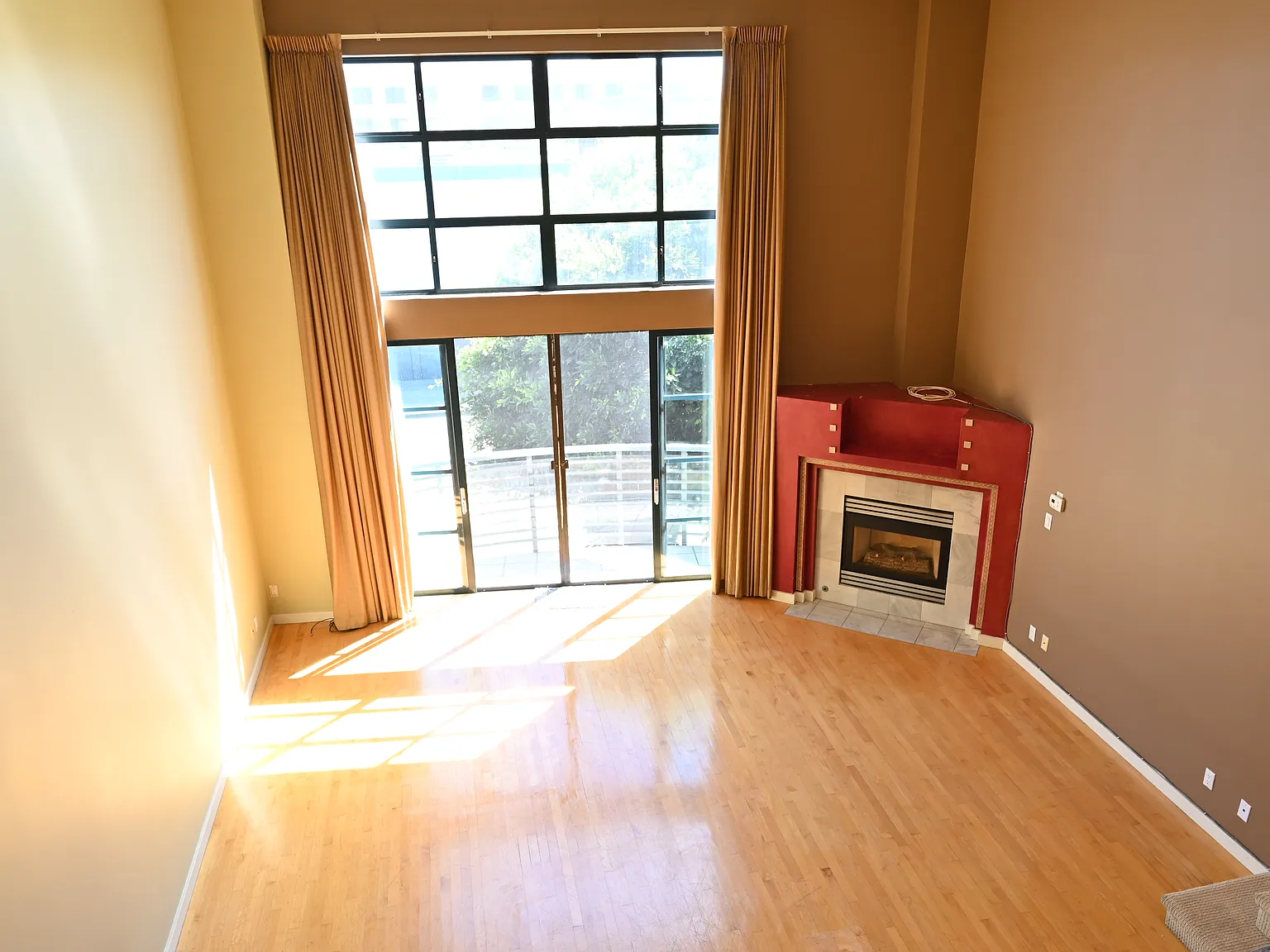 1 bed, 1.5 bath, 1500 sqft, $5,700 — Photo 2