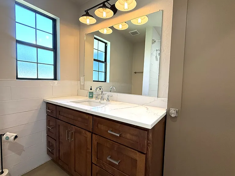 426 S Stratford Dr — Photo 24