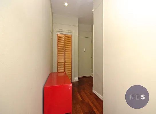 Rented by RES New York | media 2