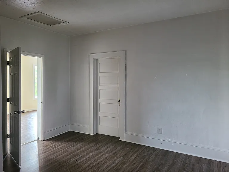 110 Summers St — Photo 32