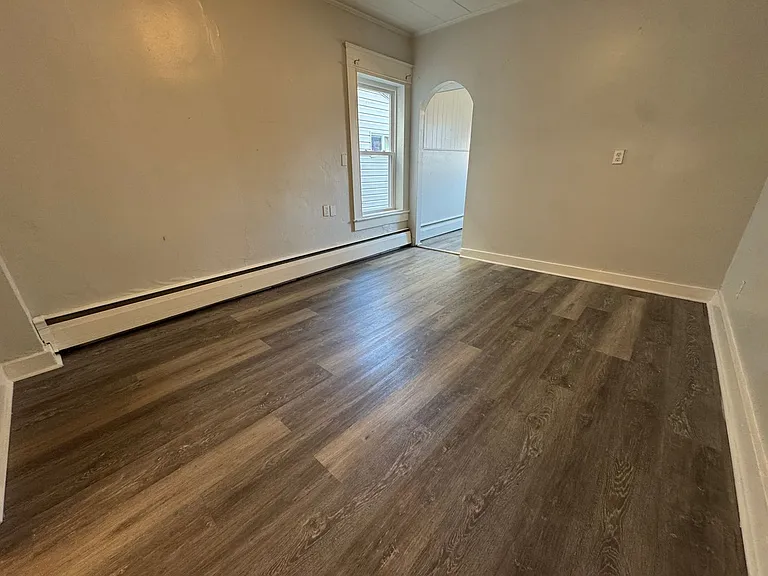 2104 Glendale Ave — Photo 5